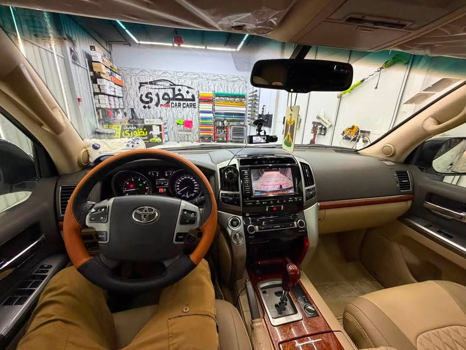 لاندكروز 2014
فول مواصفات 1/1
VXR 
بصمة  حساس خلفي وامامي
ثلاجة
6- 2 كراسي كهرباء تشغيل عن بعد
شاشات عرض كامرات 2 دوارة
10- 8  ايرباك 
دفع رباعي
رقم بغداد  بأسمي 
 VXR
ملاحضه فقط رش جاملغ امامي وباب  كفالة من جميع النواحي
جديدة بمعنى الكلمه شرط زيرو  تخم تاير حدادية تبريد جاهزة من كلشي مابيها اي نقص وبالعافية ع تكون من نصيبه
بأسمي شخصياً هزه وفحص جديد تحويل مباشر 
بيع او مراوس حسب القناعه                         
ماكو هيج سعر بهيج نظافة مستحيل 
سعر 280
للإستفسار 

***********
