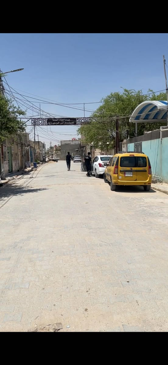 البيت ٥٠ بناء بلوك عكاده سقوف ثانويه ارضيه بورسلين بيه غرفه وصاله ومكشوفه وحمام ومطبخ عالي عن شارع
البيت ع شارع المقرنص مقابيل حسينيه شهداء الجمعه

سعر 25 مع المجال.  ‏‪***********‬‏تصال 

‏‪***********‬‏. واتساب
