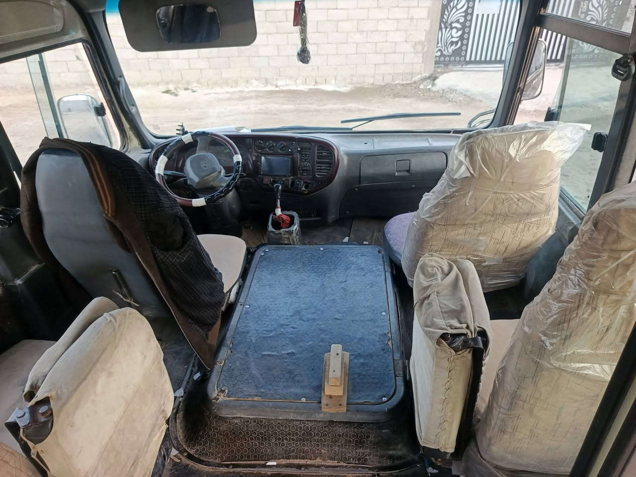 كوستر هيونداي موديل 2003 عدد ركاب 28
رقم بصره بأسم مؤسسهه امير المؤمنين الخيريه
محرك جديد كير جديد بلاديات نضيفه وما بيها نقص
مكاني الرمادي ***********
