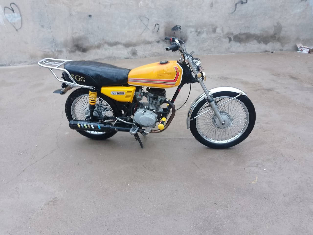 سلام عليكم نامي موديل 2018محرك كير شرط لا صوت ولا صرف ولا بخار شلعه ومعدل فول وياله وتايرات جديد دبلات خلفي مامي جديد سعر 250بي مجال لشراي خاص مفتوح


**إذا كنت صاحب هذا الإعلان وتريد حذفه لأي سبب، رجاءا أرسل رسالة إلى الدعم الفني**