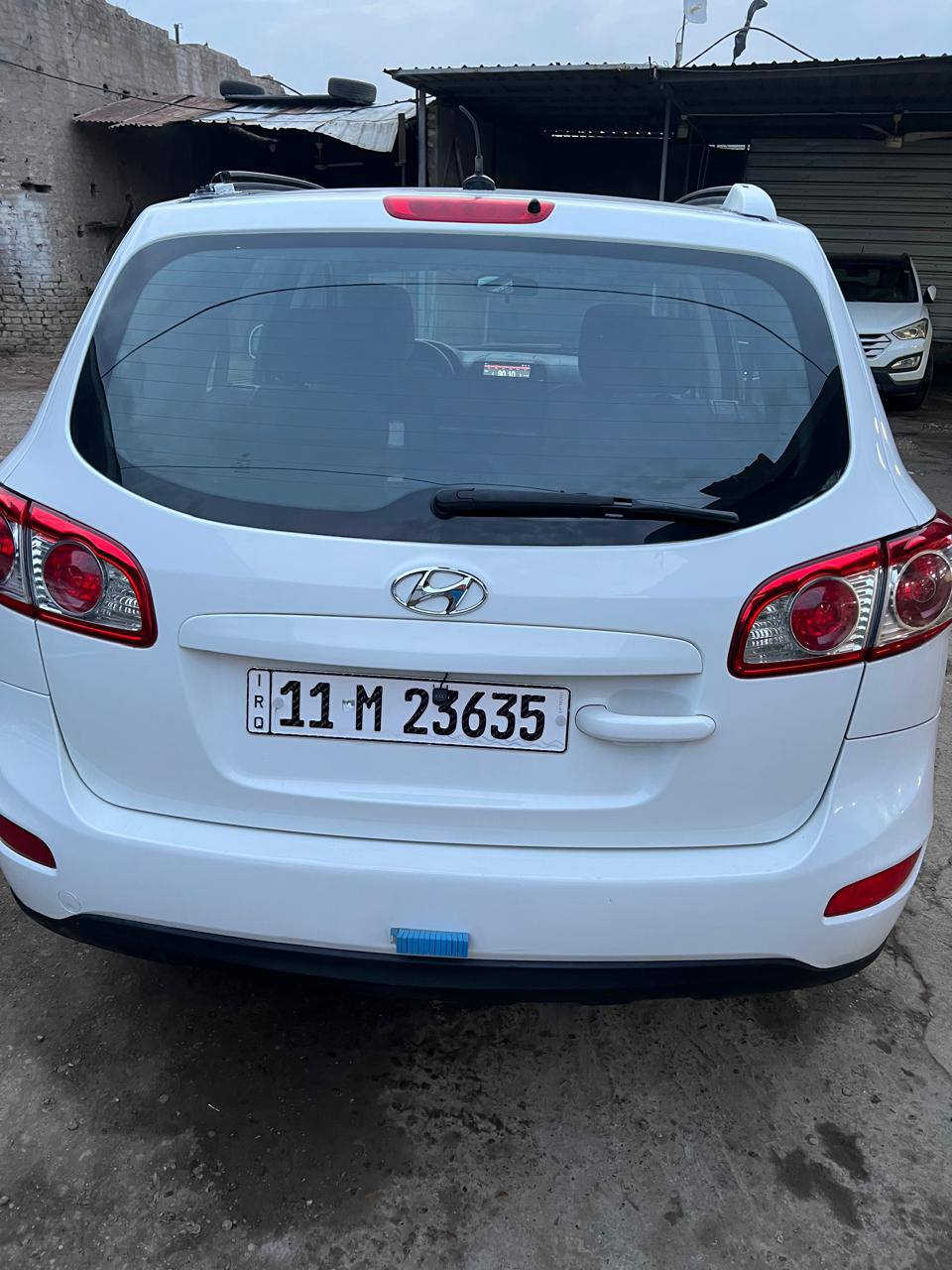 السلام عليكم سنتافيه موديل2012صبغ حزام  بدون دواخل السعر109وبيهه مجال مكينه دوش عنوان بغداد الكرخ ***********
