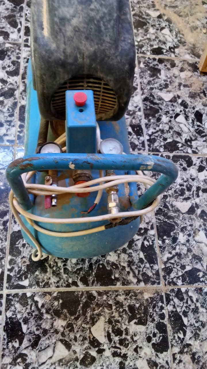 كمبريسور هواء حجم 50لتر شرط الفحص 
حجم الخزان 50 لتر
​القوة: 3 حصان (3HP)
​الضغط: 8 بار (8Bar)
​السعة (التدفق): 110 لتر في الدقيقة
​الجهد: 220- فولت 
بغداد الدورة 
***********
