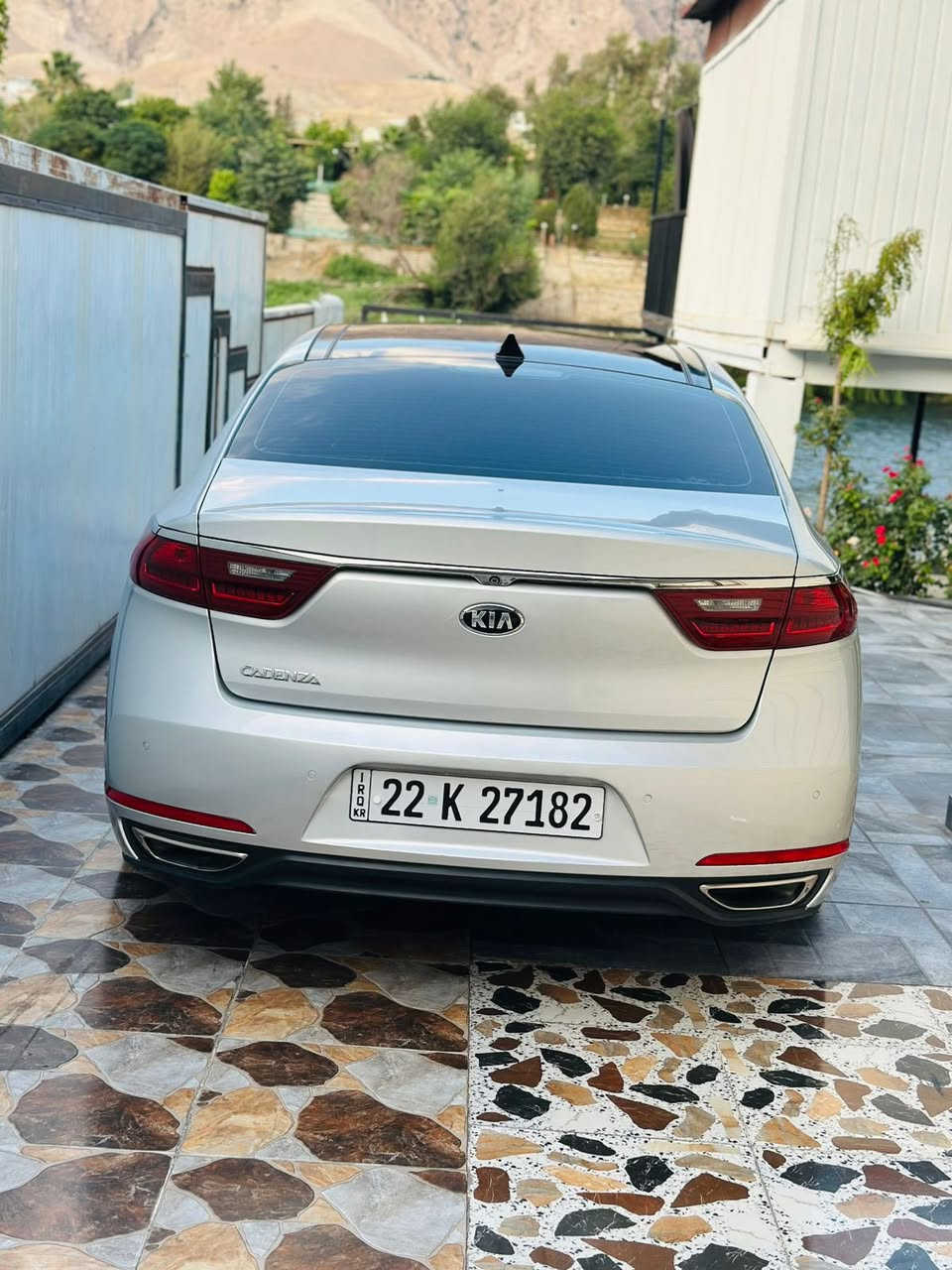 السلام عليكم اخوان اهل الجيب ع كيفكم وياي عندي كاتنزا  2017فول مواصفات ولسياره شرط بلجيس ماشيه 70 ميل شرط السياره مال بيت مخلينها بس سفرات مكينه وكير شرط صبانه ماحاطين عليها تعجز نضافتها اريد مراوس بجيب بس كون من 14 وفوك لسياره بسم اخوي اريد جيب لان اريد اخلي للعائله للبيت ورقمي ***********
