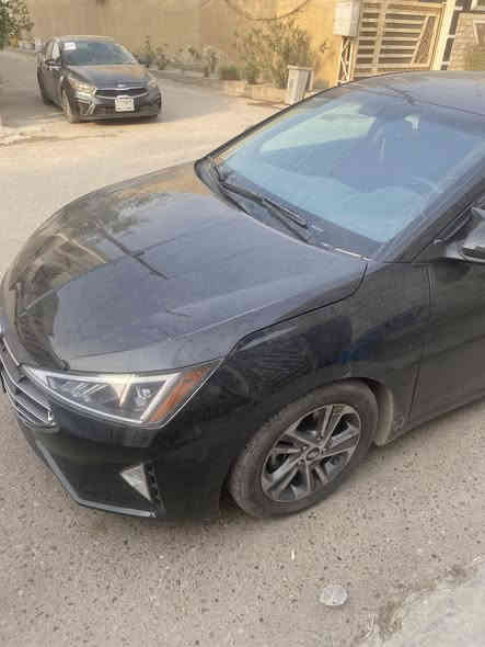 السلام عليكم 
النترا se
2019 
2000 AT
مكاني بغداد 
السعر 115 بيها مجال 
واتساب ***********
