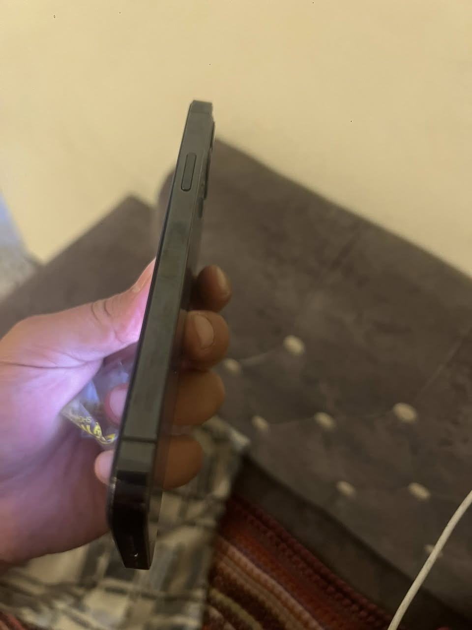 نطيحه 12 برو حجم الصغير برو
ذاكره 128 بطاريه 75 
مبدل شاشه جديده لا تشمر ولا تعلك 
فيس ايدي شغال كامره سلفي شغاله الخلفيه واكفه 
كلشي بيه يشتغل وكامل مال استخدام وتمشي بيه حالك سعره بفلس ونص وقفل 185 قفل قفل 180 لا تجي مابيع 
هسه يخابرني يكلي شكد بيه مجال 
الضهر كدامك اذا تريد ابدلا اللك 
بغداد الدوره 
***********
