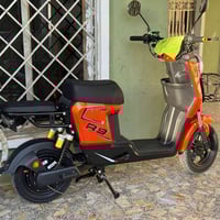 دراجة كهربائية • جديدة • أحمر