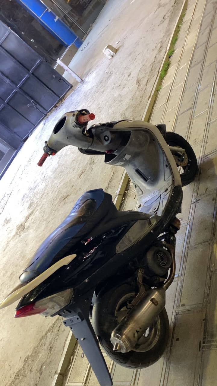 ماكس منغولي
سلف وهندر 
صارلنصه صجميه 
لدراجه خير من الله تجي وتفحص
بوشه 49
مكاني بغداد لسيديه مستعجل عليها 350 وبيها مجال
***********
