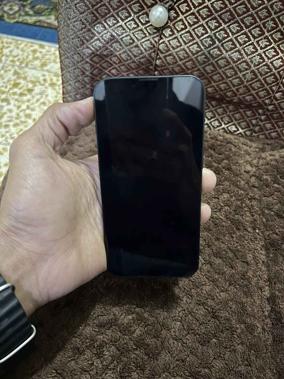 سلام عليكم 13 برو العادي
البطاريه 91
نموذج M
الجهاز شرق اوسط
لون مميز
الجهاز مكفول كفاله عامه أي شخط مآبي 
الجهاز ويا 4 كفرات بدون كارتونه
السعر 425 
للتواصل ***********
