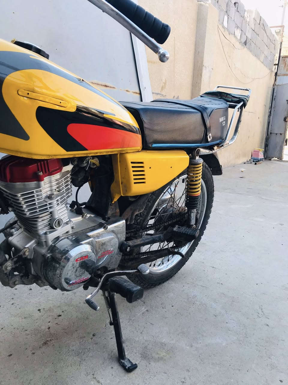 دراجه نامه ايراني للبيع
الدراجه اصولي رقم وسنويه

الدراجه حلوه وصوته ناعم 

قبل فتره شادله مكينه جديده

الشراي يجي خاص 

السعر (واحد و٣٠٠)

مكاني البصره الجنينه

رقمي ***********
