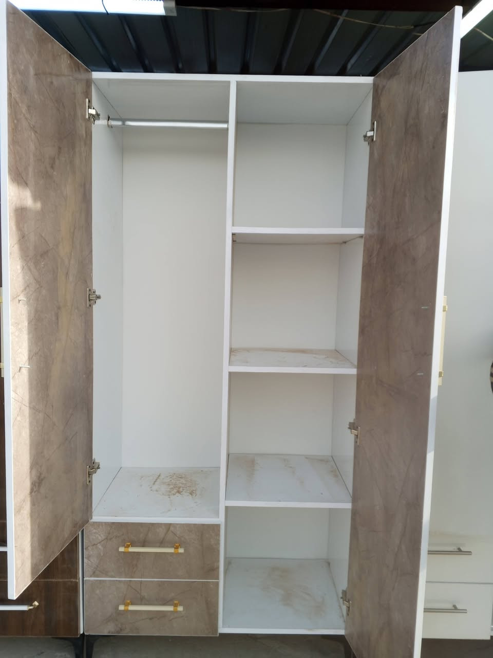 اهلا وسهلا زبائن الكرام توفر ..

توفر كنتور تركي بابين الخشب تركي🇹🇷 العمل عراقي 🇮🇶

يحتوي على 3 رفوف وخانت تعليك ملابس مميز جدآ.. .... 

السعر فقط 240 الف توصيل مجاني جميع مناطق بغداد ...

سكة تركي نوع الشبح الاسود 2 مجرات العنوان بغداد يوجد توصيل كرخ ورصافة 

هاتف *********** بي وتساب 

هاتف *********** بي وتساب
