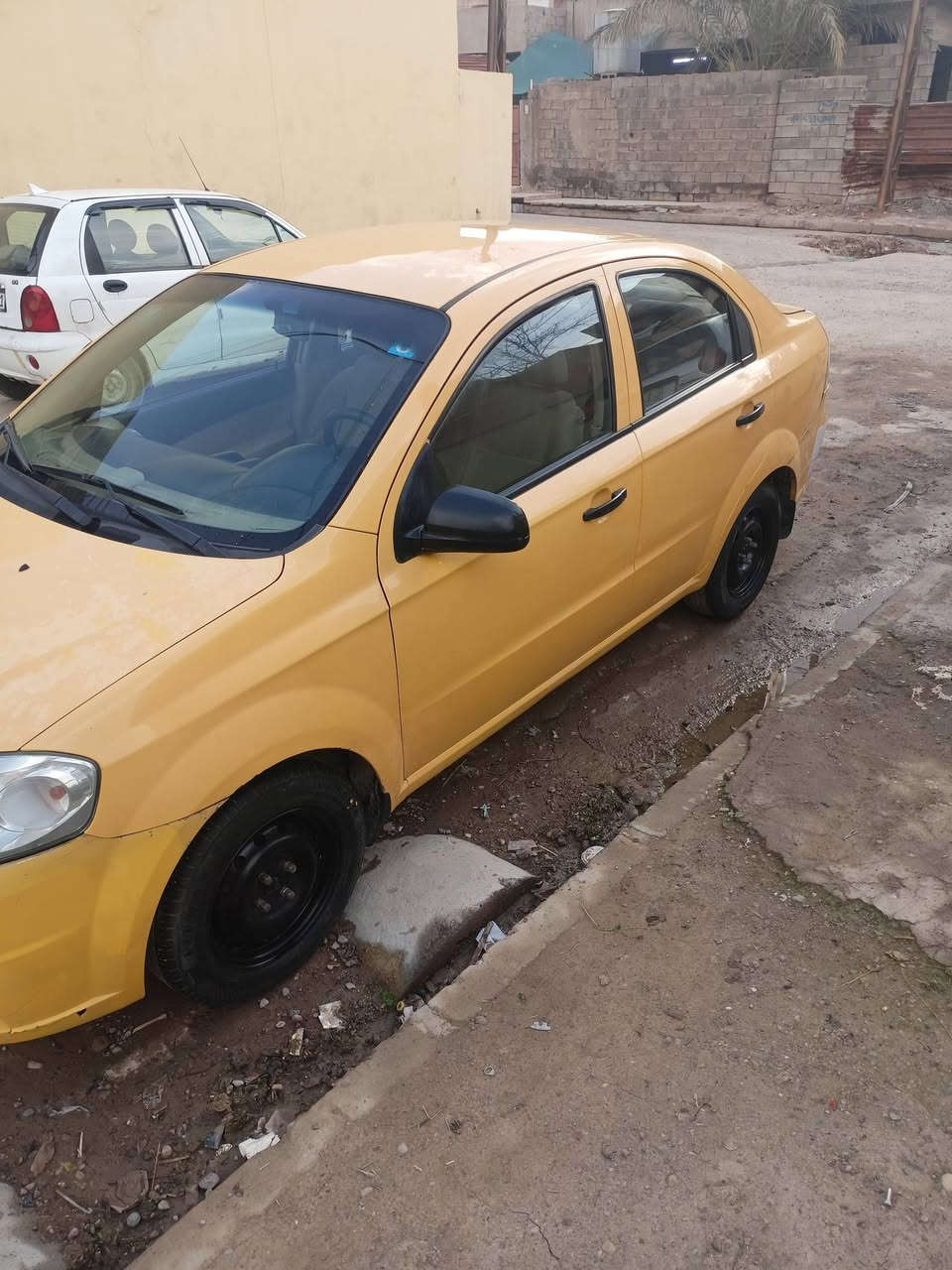 السلام عليكم...
سيارة اڤيو للبيع كوري مديل 2011 

محرك استرة بدون ضرر بدون صبغ 

السنوية الى 2029 

الرقم جديد انكليزي 

صدر امامي خلفي جديد 

باسمي شرط التحويل 

السعر 64 وبي مجال شي قليل

للتواصل 
***********
***********
