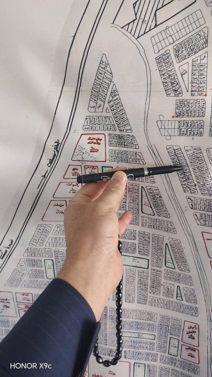 قطعة أرض طابو ملك صرف مقاطعة نهر الشيخ توزيع الشهداء والجرحى ومقاطعة دورة صالحة للسكن شارع عرض ١٥م
***********
