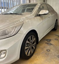 اكسنت خليجي مكفولة كفالة عامة للبيع موديل ٢٠١٦ السعر ١٠٠ وبيها مجال بس...