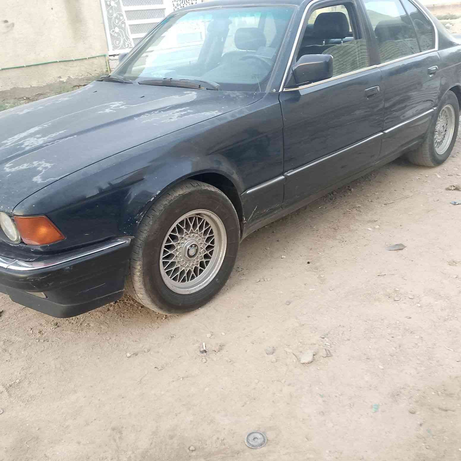 بي ام موديل 92 بغداد بأسمي بيع او مراوس 
مكينة 30
8سلندر اصل وفصل بلاد 
مكينة كير علفحص 
تبريد ثلاجة كاملة مكملة لسيارة كهربائياتهة كلهة شغالة كل نقص مابيهة مع ادامة مستمرة للكير وللمكينة 
كشنات جلد كهرباء بردات خمسة داخل صاج فتحة سقف كل نقص مبيهة ولكشر كدام لعين وايضا ضايفيلهة منظومة غاز تريد تشغل غاز تريد بانزين 
سعر58متواجد خاص 
*********** واتساب
