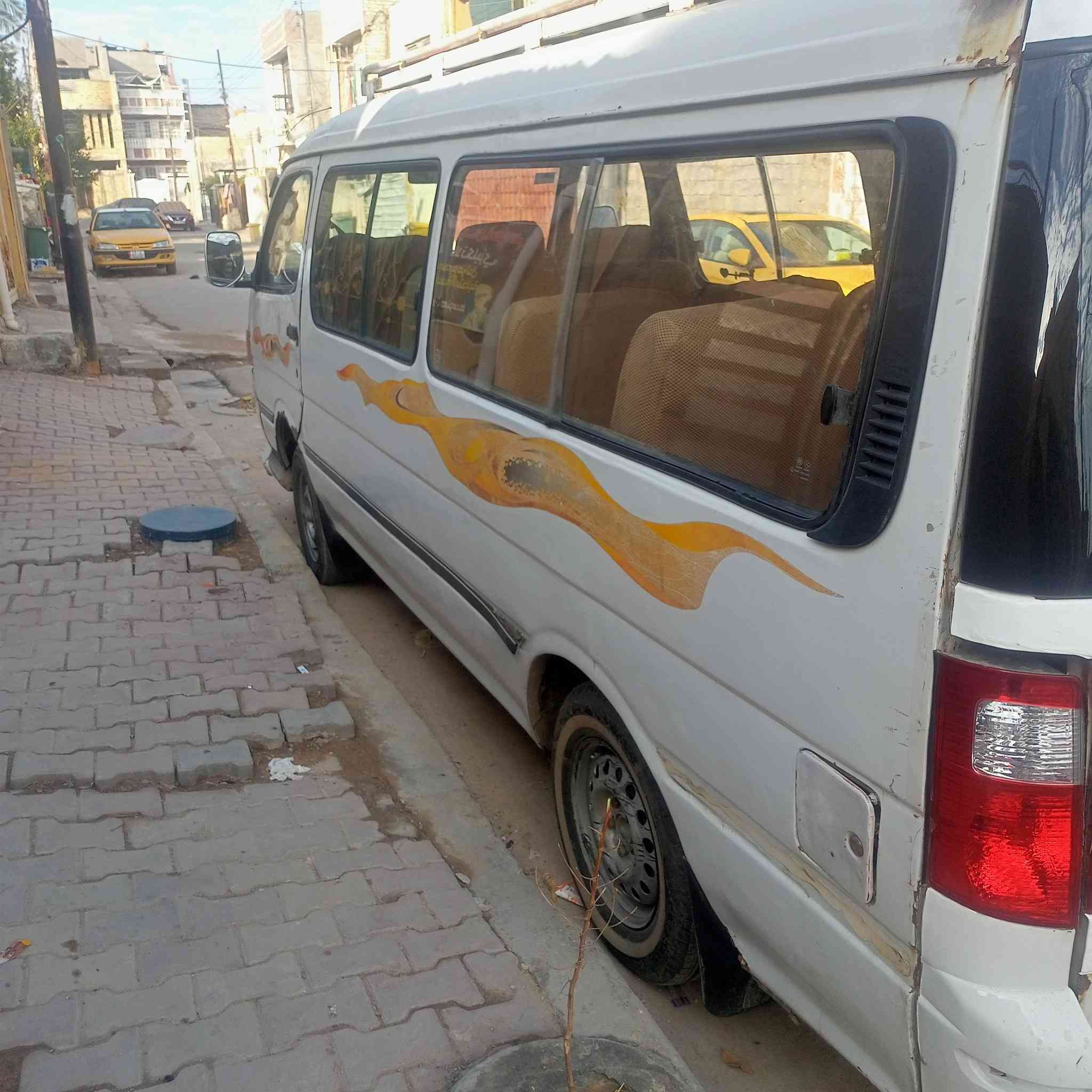 فتون موديل ١٢ اللبيع رقمهة بغداد نكليزي بسمي السيارة مصفرة هية ومرور ضريبة كشرهة تعبان محرك فور واي ينقص  /كير  وكسن تضاف مكانة بغداد الحسينية السعر ٤٢ وهذا رقمي بي وتساب ***********
