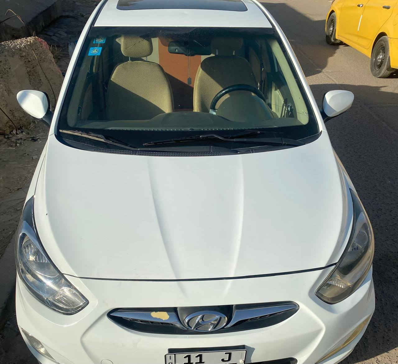 اكسنت خليجي فول ٢٠١١ بغداد
مواصفات :
فتحه سلايد
مسجل كار بلي
خمسه ويل كب
كاميرا خلفية
اشاير بلمري 
حساس عطلات
فول تحكم ستيرن
داخل جلد
ارضيه جلد
وباقي مواصفات معروفه
رقم بغداد انكليزي هزة
مسويلها ادامه باتري وفيت بم. صدر جديد 
مكان بغداد الدورة جمعية خير الله
 بيها تبديل جاملغ الأيمن وتعديل بنيد وشخوط خفيفة 
 ***********
