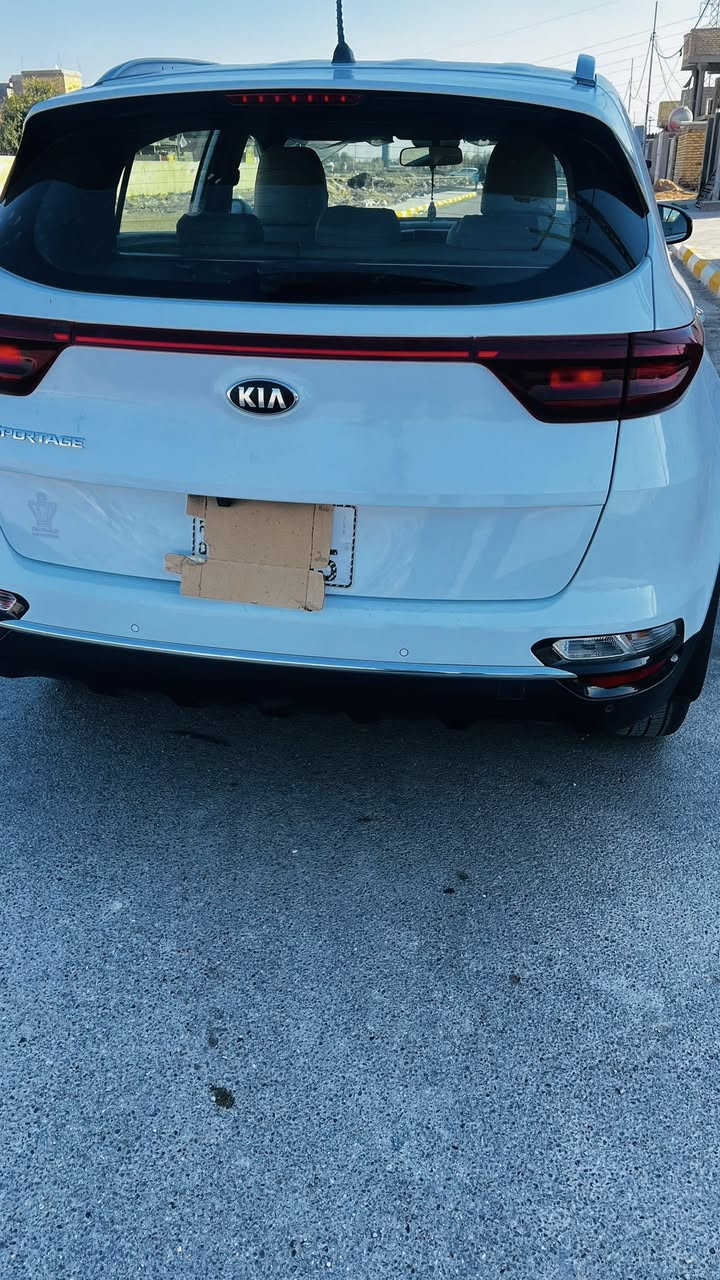 بسم الله الرحمن الرحيم 

للبيع سبورتج 2020 جديده كفاله عامه شويه صبغ بل جاملق الخلفي ماشيه 60 سياره جديده رقم واسط للتصال على الرقم ***********
