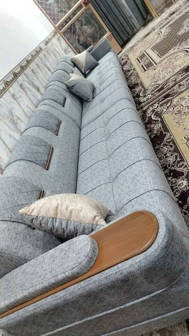 سلام عليكم
ديوان عدد ٢ كورنر شغل تفصال خشب بلوك اسود كله سفنج مضغوط مميز أول وتجي فوكاها طبقه دللوب طبي قماش كتان ناعم مودرن نظام تركي شغل عراقي بالدرجه الأولى قياس ١٤ متر ٢٠ مقعد كورنر تجي بيه قنفتين مفصوله مع ٢ زاويه استفسار *********** متوفر واتساب
