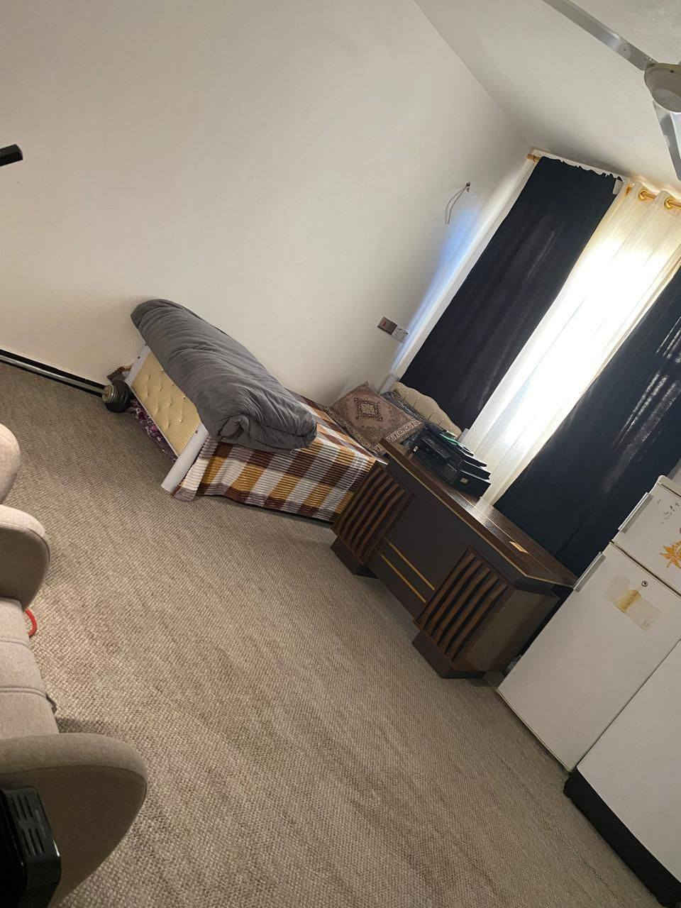 السلام عليكم بيت للبيع المساحه ١٠٠متر طابقين بناء حديث درجه اولى يحتوي على غرف عدد 3 طابو صرف يحتوي على كافة الخدمات العنوان كربلاء حي الفارس على شارع 20متر تجاري مجاور مركز حي الفارس استفسار اكثر الاتصال بالأرقام التالية 
بسعر. 180  مليون قابل للتفاوض مع صاحب العقاري مباشر
***********
***********
***********
