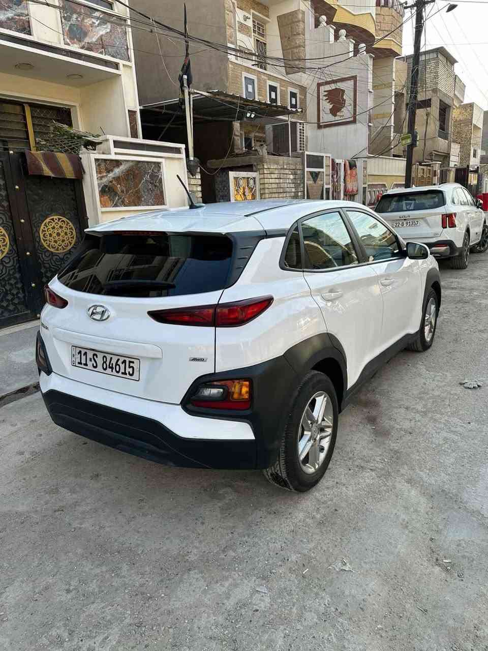 كونا موديل 2021
سويج
شاشه جبيره وشاشه اعطال 
كامره خلفيه 360
كار بلي تحكمات ستين جهتين 
مانع انزلاق 
تحديد مسار 
ويل كب رقم بغداد 
رادار امامي 
داخل مخمل لونين رصاصي واسود 
حادثه جاملغ وبنيد مبدلات وشويه مرشوش الجاملغ الثاني 
وشويه تعمير بخشم الشاصي مكانها الامين او شارع الربيعي ‭0770 775 5194‬
