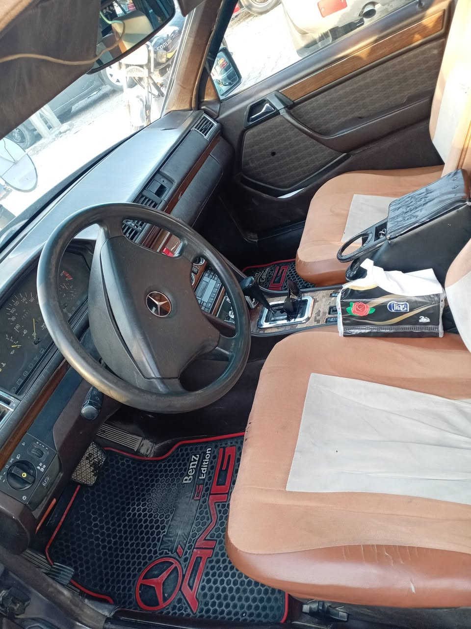 السلام عليكم مكلف بالنشر اخوان
مارسدس موديل ٩١ متكمه رقم نجف مشروع وطني  السياره حلوه كلش فقط جراد بيهه  محرك وكير مكفولات السعر 55  وبيهه مجال  مكانهه ديالئ خانقين هذه رقم صاحبهه ***********
