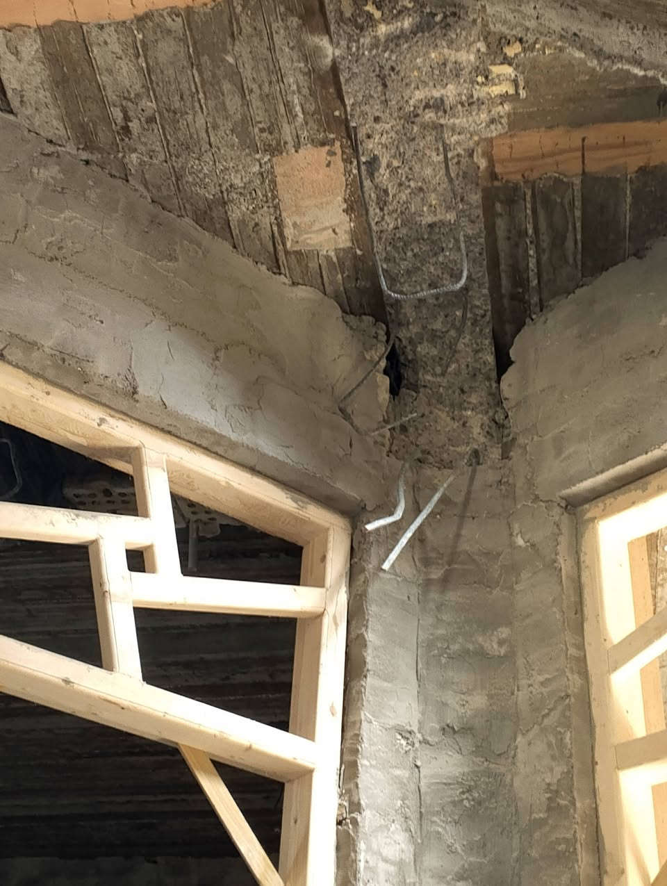 السلام عليكم كادر قص وتفليش الكونكريت رباطات ودرج قلع ارضية تكشير جدران اخوكم ابو علي ***********
