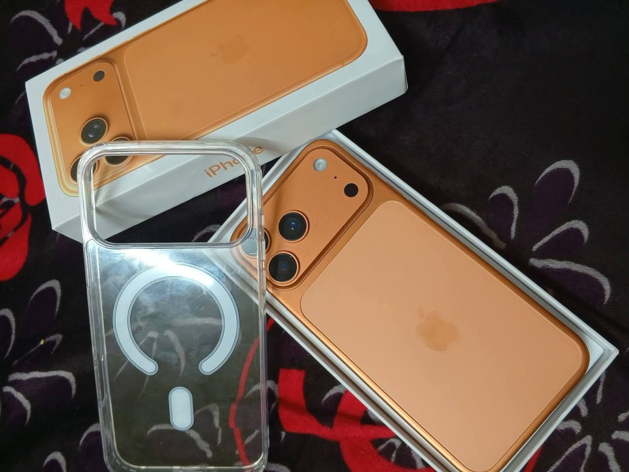 سلام عليكم اخوان
ايفون 17برو ماكس كوبي اماراتي 
ذاكره 1تيرا استخدام يوم واحد 
مراوس أو بيع السعر 175
التواصل ***********
