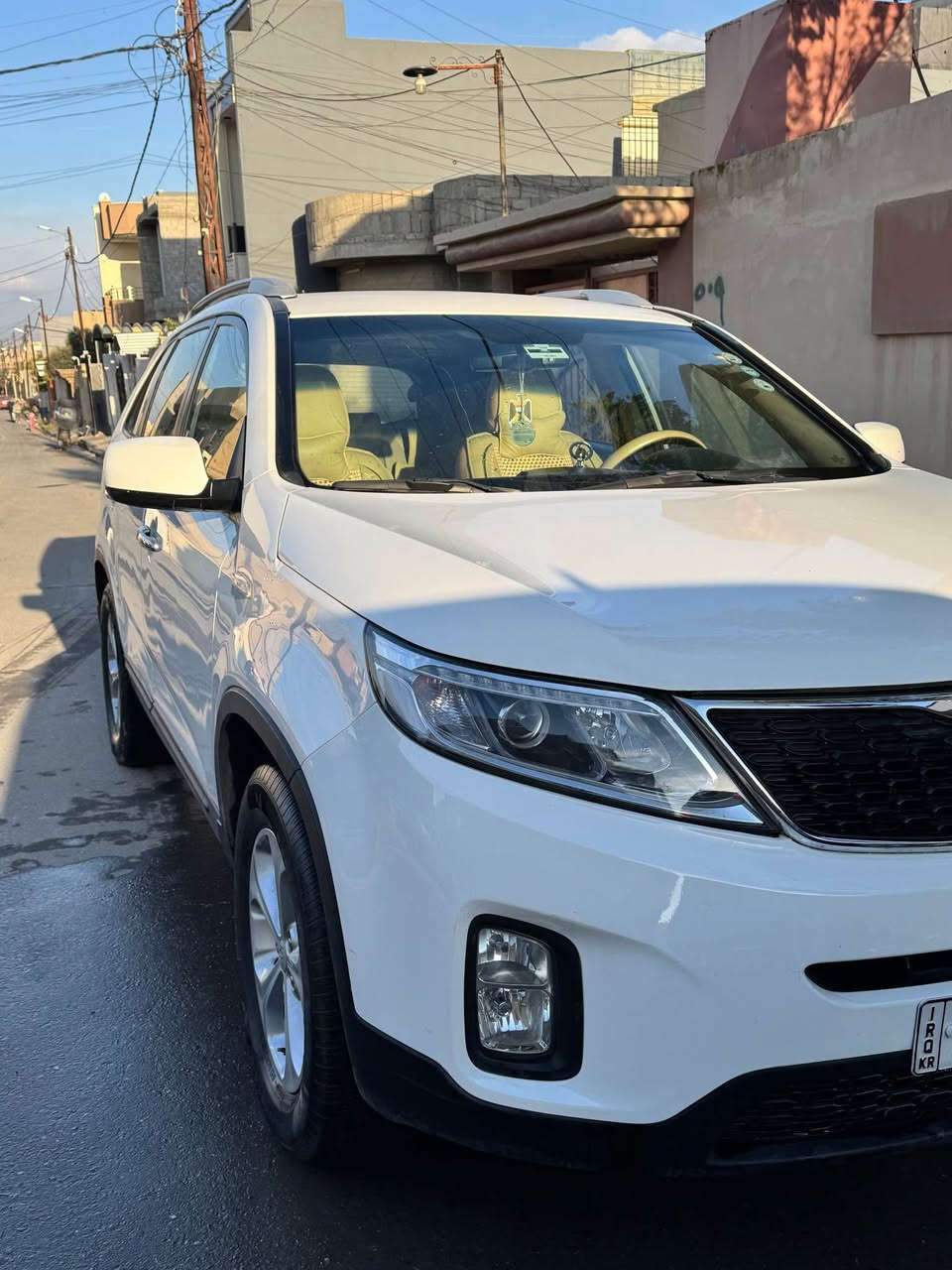 كيا سورينتو 2014 - كوري (رقم أربيل) - جاهزة للتحويل
التفاصيل:
• السيارة: كيا سورينتو (Kia Sorento).
• الموديل: 2014.
• الوارد: كوري.
• المحرك: 4 سلندر - 2400 (دوش) - اقتصادي وقوي.
• المسافة المقطوعة: 238,000 كم (ممشى حقيقي).
🔧 الحالة الفنية:
• كير ومحرك: خير من الله، شرط الفحص .
• التبريد: 3 قطع ( بيه ليك بالصوندة ).
• البدي: السيارة مصبوغة 7 قطع (متفرقة) بين رش وبين معجون ، ابيعها على أنها "صبغ حزام" ، السيارة كعدتها حلوة مثل ما موضح بالصور

📄 الأوراق:
• رقم أربيل (دولي).
• السيارة باسمي (تحويل مباشر بأي وقت/ أو وكالة مضمونة).
📍 السعر: ( 143 ورقة )
📞 للاستفسار: ( *********** ) موصل, نينوى
