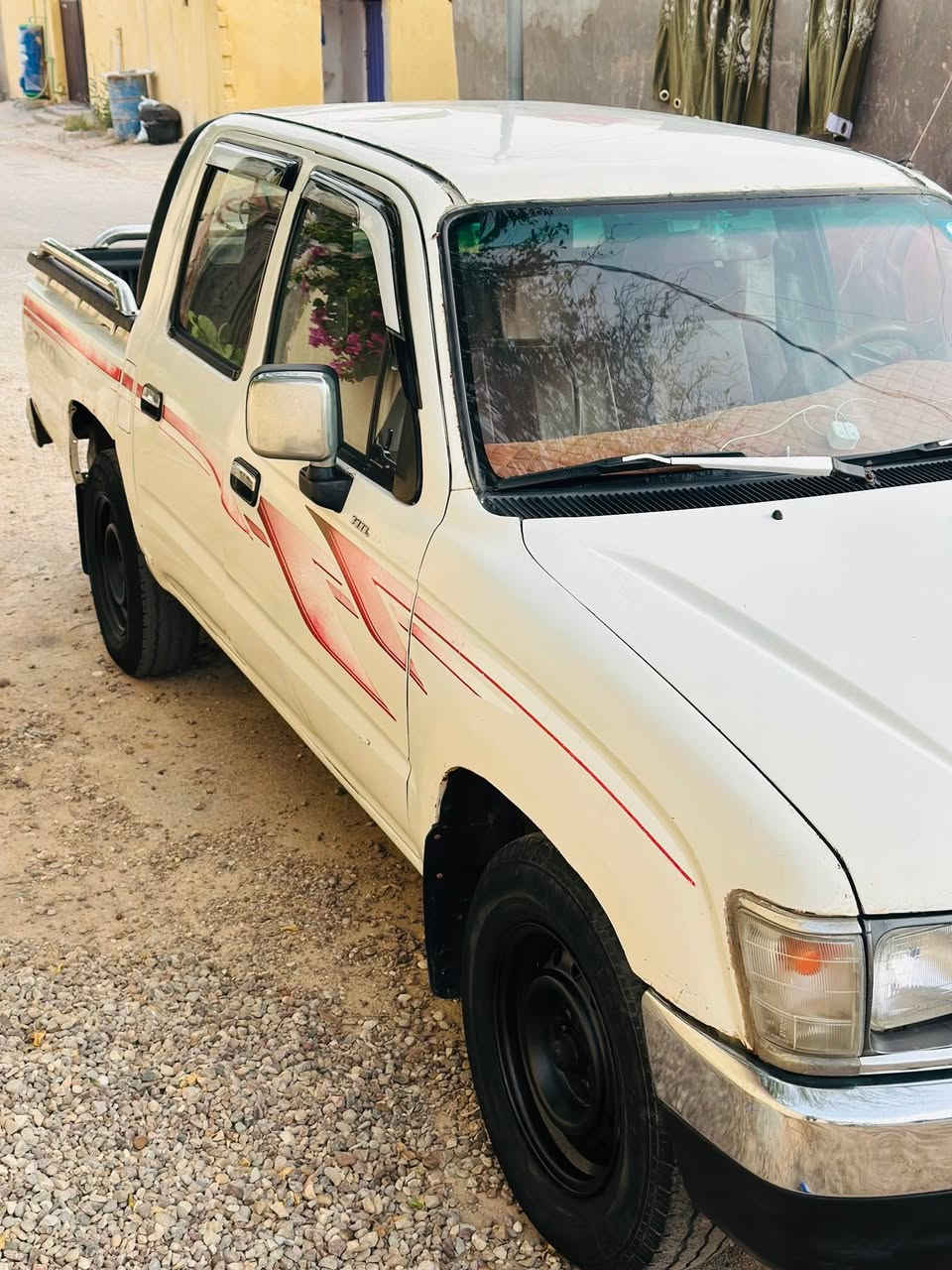 تيوتا موديل 2000 مكفوله  كير ومكينه خير من الله حداديه تخم تاير تبريد كهربائيات كلشي شغال بدون نواقص اربع جامات كهرباء سنويه ورقم نگليزي عماره بسمي مكان سياره النجف سعر 100 أستفسار واتساب ***********
