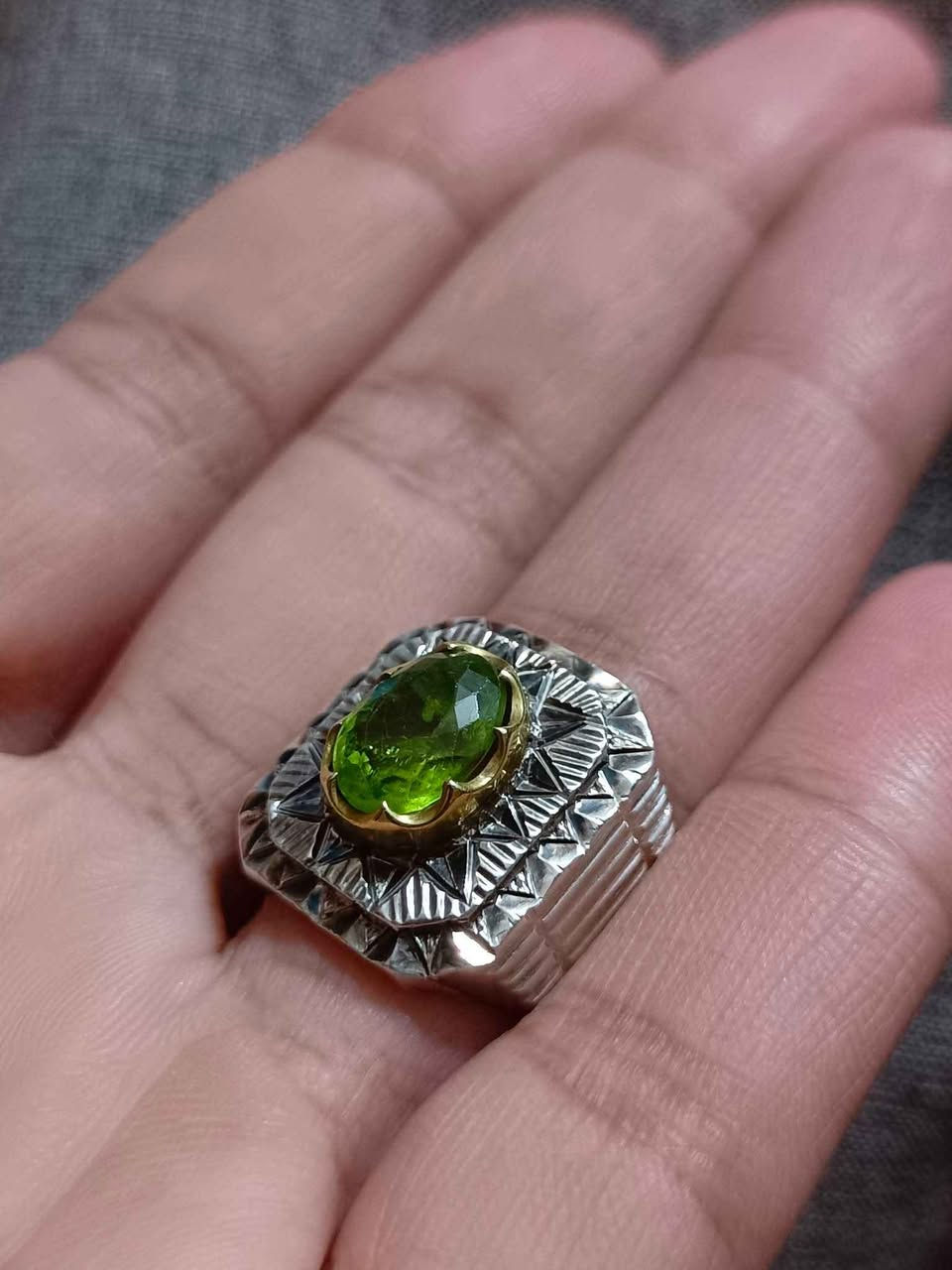 خاتم زبرجد أصلي جميل 
قياس 19 سعر 120 بغداد, العراق


**إذا كنت صاحب هذا الإعلان وتريد حذفه لأي سبب، رجاءا أرسل رسالة إلى الدعم الفني**