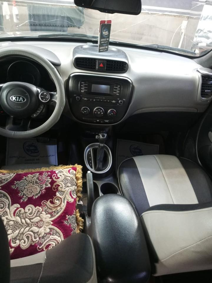 السلام عليكم صول ٢٠١٤ محرك ١٦٠٠ ماشيه ١١٢ ضربتها بنيد مبدل وجهه السايق بيها تبديل وصبغ وبيها بارد بل جهه الثانيه   بيها جراد ب اماكن تبريده يخبل منضمومه جديده شرط ولاكلوب مشتغل دوشمه جديده رقم بابل سعرها 105لل استفسار ***********
