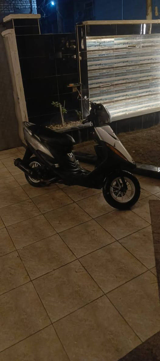 السلام عليكم ماكس عدله للبيع مابيه نقوصات الدراجه بلاديه من طول لطول كفاله تجيب 100 فيتر تجي وتفحص والدراجه مثل ما موضوحه بالصور والصور ضالمته لان كامره التلفون تعبانه تجي وتشوفه كفراته والمكينه ما ينسمعله حس شلعه تشك الكاع ومعدله 115 تجي تفحص وتشوف السعر 650 وبيه مجال بسيط للشراي مكاني بغداد الشعب حي التجار ما متواجد فيس  فقط واتساب و عل رصيد هذه رقمي ***********
