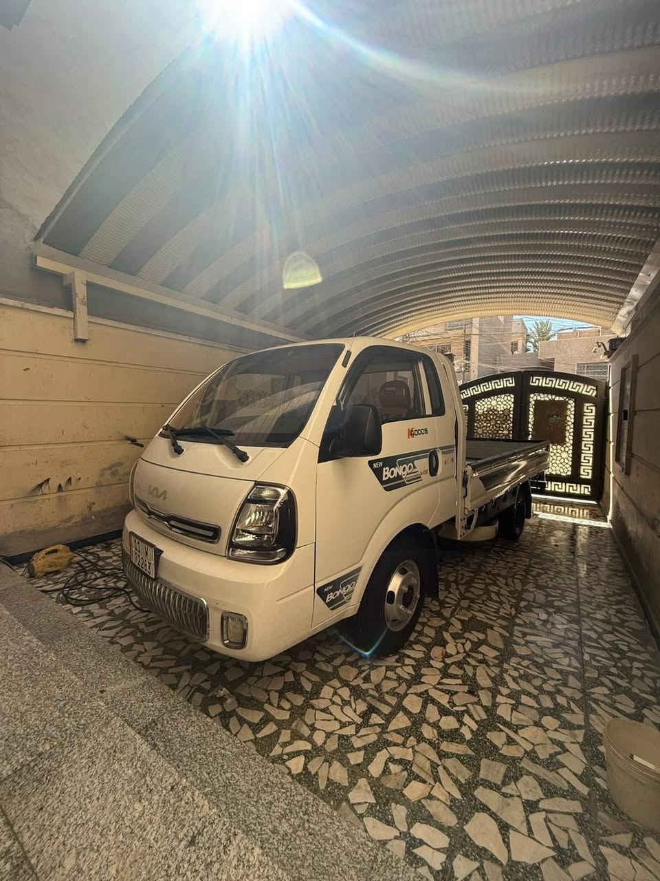 السلام عليكم 
كيا فحل موديل 2023 رقمها بغداد انكليزي شرط التحويل 
مكينه 4000 جديده لا صرف ولا بخار ولا تنقيص 
وكير ومكينه واكسل وشاصي ورقم شاصي كل مكفول 
سياره جديده بل كارتون 📦 بعده على وضع الشركه 🥇
السياره ماشيه 100 الف وتبريد ثلج 🥶 سياره جاهزة لشغل ومكفوله كفاله عامه لا ضربه ولا صبغ ولا تبديل ولا فتح 
سياره بعده على وضع الشركه جديده حيل 
العنوان بغداد البلديات السعر 183 ورقه وبيها مجال بسيط 
وسعرها ابلاش الرقم ***********
ملاحظة حته القواطي مال الشاصي مكفولات
