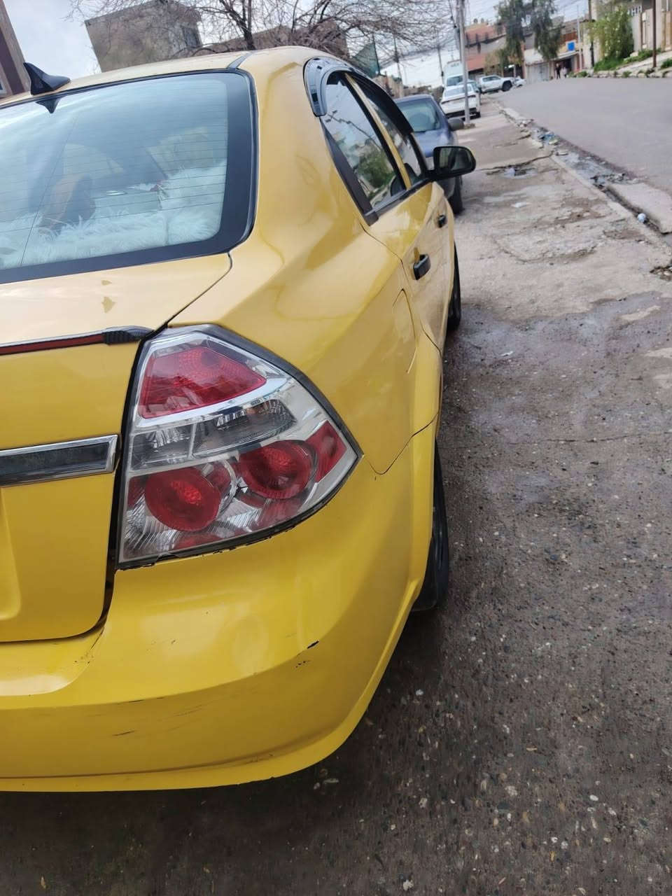 اڤيو للبيع 2011 محرك ماساسة كير توماتيك شاشة وكامره خلفيه تبريد شرط ضررها من وره وحيل خفيف  محرك كير شرط 
فول توماتيك  
السعر 70وبيها مجال
رقم التواصل ***********
رقم وتساوي ***********
