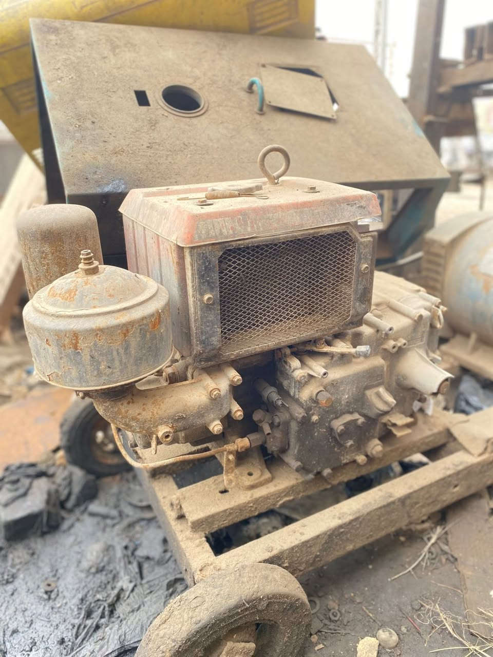 مولد فيتنامي 12.5 شغالة راس توليد 7.5 Kv مكان قضاء القرنه يم مركز الشرطه
رقم الهاتف ***********
