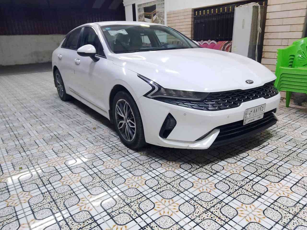 سلام عليكم K5 موديل 21 شركه الدوليه  مكفوله من كلشي ماعده الباب لخلفي وره سايق بي طخه وما مصلحه بعدها سياره كير محرك صدر كله ع وضع الشركه بسمي تحويل ثاني يوم  سعرها اتصل وبيك خير وتدلل 
*********** بي وتساب
