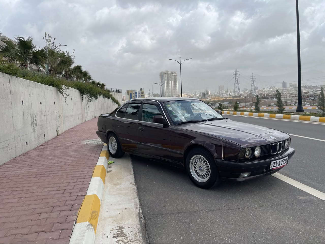 BMW.       520.        1991.  
گێرعادی 
تەبرید لەسەر سویچ 
دووجام كارەبا 
لایت ئەلقە
لایت زینۆن 
بەشەرتی گێرو مەكینە 
تەحولی و غرامە بەشەرت 
رەقەموو سەنەوی تا ٢٠٣٠ تازەیە 
دەعامی بۆ دەعامی بەشەرت 
یەك ٢٥٠ دینار مەسرەفی تیانیە بەشەرت 
سعری 53 گەڵاو معامەلەیەكی كەم 
*********** السليمانية, العراق
