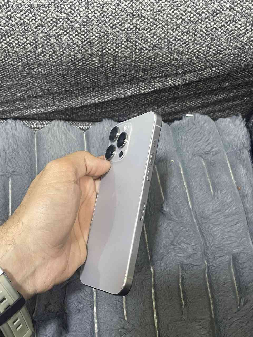 ايفون 15 برو ماكس
نضافه 100‎%‎
الوون بلاتينيوم 
زلغ واحد مابي وع فحص 
اريده مراوس ب ايفون 17 وانطي فرق
***********
