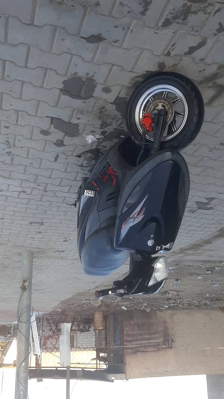 السلام عليكم
دراجه ماكس عدله بلاديه ٤٩ كفرات ملاح يخبل دراجه مامفتوحه مكفوله من كهربائيات ومكينه معدل وشلعه نقص جامه العداد وسبايدر وباتري كاعد ينشحن فقط السعر٦٥٠ وبيه مجال بسيط حك الجيه مكاني بغداد اليوسفيه..***********
