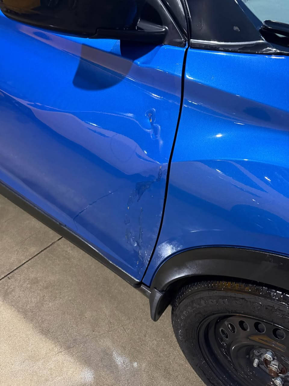 سلام عليكم نيسان كيكس 
موديل 2024
ماشيه 12 الف 
حادثها جاملغ وبونيد وشبر ب باب تعديل بارد كلشي موجود بصور بيها رصعه ب شاصي بدون تعديل شرط فحص
سياره مواصفات s
شاشه جبيره 
تحكمات ستيرن
رادارت 
نقطه عمياء 
وبقيه مواصفات 
سعر 118 ورقه سياره شرط رقم 
سياره كاتي تترقم شمالي فقط
*********** كركوك, العراق
