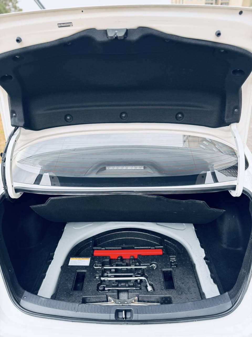 السلام عليكم
تويوتا كورلا هايبرد 2025 ✅
شكلٍ الخليجي استلام زيرو ماشيه 17  الاف كيلو 
رقم بغداد تحويل مباشر 

مواصفات فول :✅
(كرسي كهرباء 3 حركات اصلي+كشنات جلد+ دخول ذكي+ ستيرن خياط جلد+ تجوة متحركة)

❗️محرك 1800
❗️تشغيل ذكي بصمة
❗️فتحة
❗️شاشة كار بلي
❗️قطعتين تبريد
❗️كامرة خلفية دوارة
❗️هاند بريك كهرباء
❗️لايت زينون LED
❗️عدادات الكترونية
❗️بگ لايت LED 

كفاله من الصبغ و التبديل فقط بارد قليل بحافه البنيد 
و طعجه بالجاملغ بطول الاصبع 

السعر : 147 وبيها مجال بسيط جدا 
العنوان : بغداد / الكرخ / حي الحسين 
الهاتف : *********** ( متوفر واتساب ) ❇️
