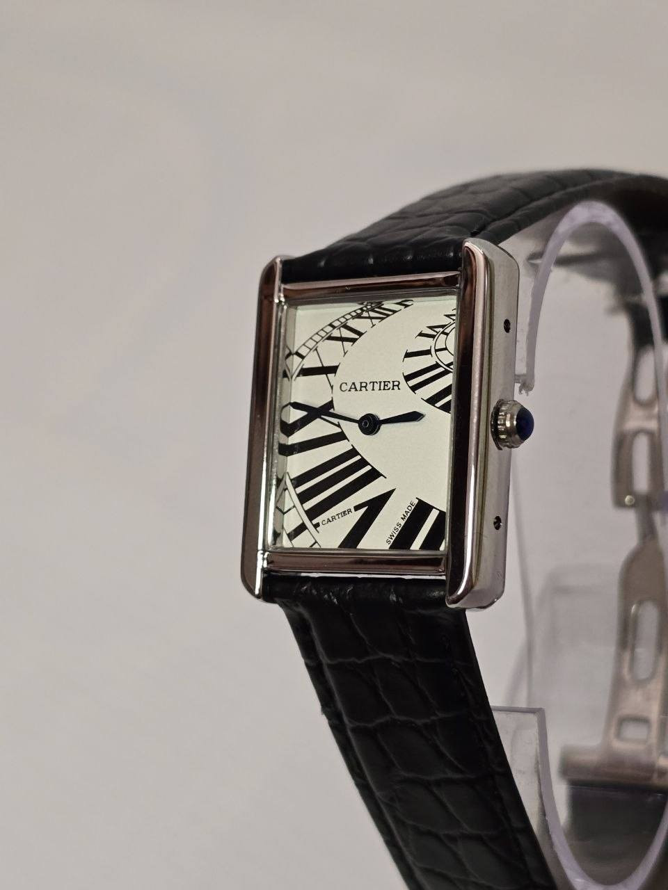 ساعة ماركة بيانو وارد اوربي رجالي ناعم
ماستر كوالتي 
تحفة فنية
لمحبي الفن الحر 
ميناء ابيض لمحبي الرسمي وارقام رومانيه 
سير جلد طبيعي 
الساعة مختمة من كل مكان حته بالسير 
زجاج زفير ضد الخدش 
مقاومة ماء وغبار
قفل فراشة اصلي مختم 

سعره فقط :-30 الف ع اول تم 
للحجز والاستفسار يرجى مراسلة الصفحه


**إذا كنت صاحب هذا الإعلان وتريد حذفه لأي سبب، رجاءا أرسل رسالة إلى الدعم الفني**