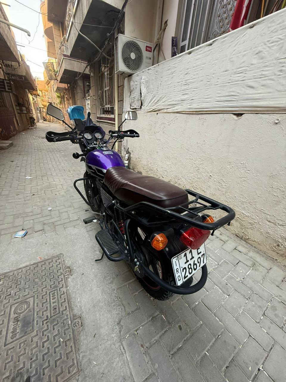 للبيع موديل 23 رقم انكليزي بغداد أوراق كاملة اصولي سنوية بأسم الشركة مموحوله
دراجه حلوه ومرتبة مابيها اي نقص 
بس صوت وزه خفيف بل صالنه مال فلتر 
سعرها مليونين و500 مكاني بغداد 
***********
