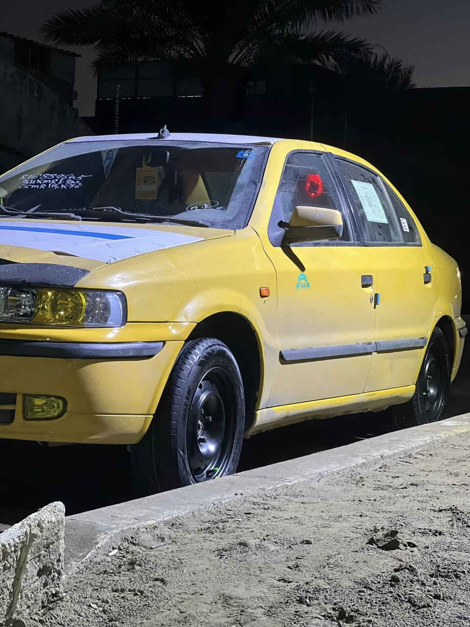 السلام عليكم سمند 2011مكفولة من الضربة بية طخة خفيفة باب الصدر عايفهة على وضعهة بسمي تحويل ثاني يوم السيارة جاهزة من كلشي عدة عندي طركعة خفيفة بل مشط السعر 43وبيهة مجال ***********
