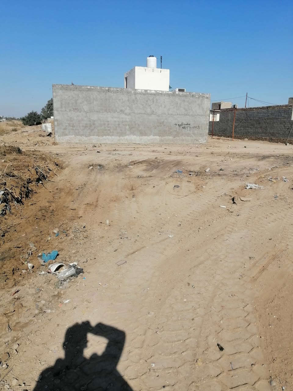 سلام عليكم
قطعه 800 متر بل السبل متوفر بيه كل خدمات
شراي يتصل ***********
