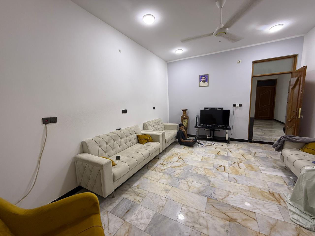 الدار للبيع مساحه 200متر طابق واحد حديث صوب الشاميه مجمع القضاة مطلوب  للمصرف 130مليون السعر الكلي 350والقرض يقطع من المبلغ للاتصال ***********
ملاحضه رقم العقار موجود بل سند المنشور
