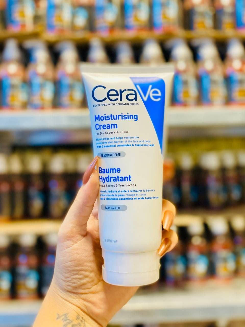 كريم الترطيب من سيرافي (CeraVe) للبشرة الجافة إلى شديدة الجفاف. تم تطويره بواسطة أطباء الجلد ويحتوي على مكونات تساعد على ترطيب البشرة وحماية حاجزها الطبيعي. 
يحتوي على 3 أنواع أساسية من السيراميد وحمض الهيالورونيك للمساعدة في استعادة حاجز البشرة الطبيعي والحفاظ على رطوبتها بغداد, العراق


**إذا كنت صاحب هذا الإعلان وتريد حذفه لأي سبب، رجاءا أرسل رسالة إلى الدعم الفني**