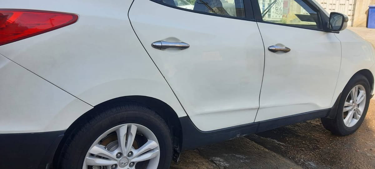 السلام عليكم
توكسان خليجي فول الفول 
بانوراما وفور ويل وكير ٦ نمر عادي واوتو 
كير مكينه وتبريد وصدر وتخم تاير جديد اي نقص مابيها بيها مكانات رش مو حادث سعرها ١٣٠ 
مكاني الكراده - للاتصال *********** 
اني فقط مكلف بالنشر
