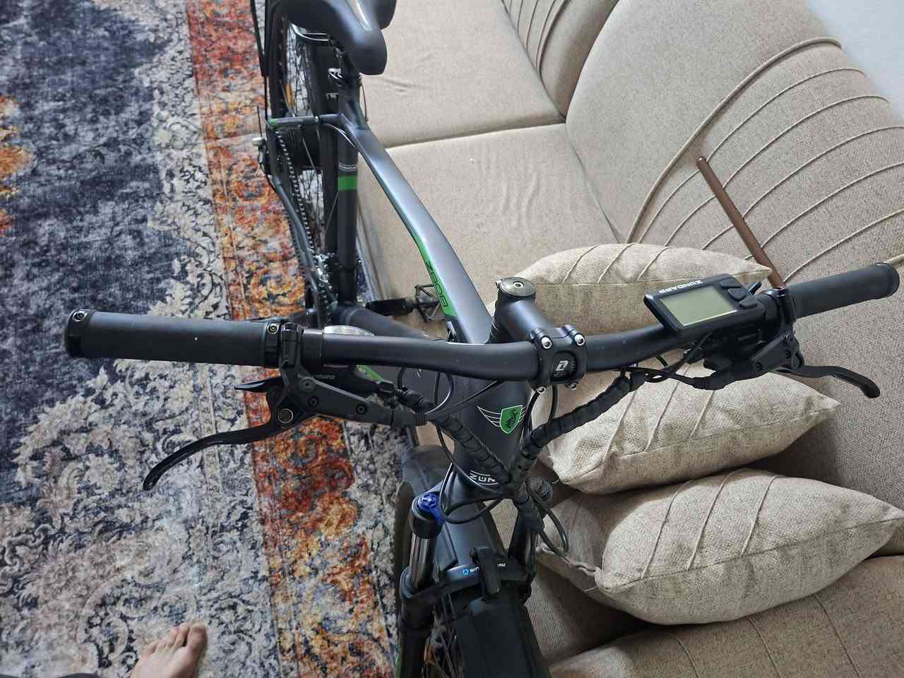 دراجة حجم 29 كهربائي مساعد شحن
براند zandapp الماني اصلي بشرط 
9 في3 گير 
گوب سيت كامل شيمانو acera موديل حديث 
مقعد طبي 
مانتور 250 wat 
بطاريه 36 volt ⚡️.  
650 watt بطاريه 
كل غراض موجود مابي نقص 
بريكات دهن عيملاق 
بي  سيبايه جاملغات بيلاد 
وزن يتحمل  200 k g مابي اشكال 
عنوان اربيل سوق باسكيلات مقابل گراج سلام 
متوفر توصيل كافه لكل محافظات عيراق 
واتساب *********** 
سعر من وكاله غالي 1500 € موديل بشرط 2024
سعر اني بلاش 
بنسبة سعر بلاش650 دولار 
👆👆👆👆👆👆👆👆👆👆
