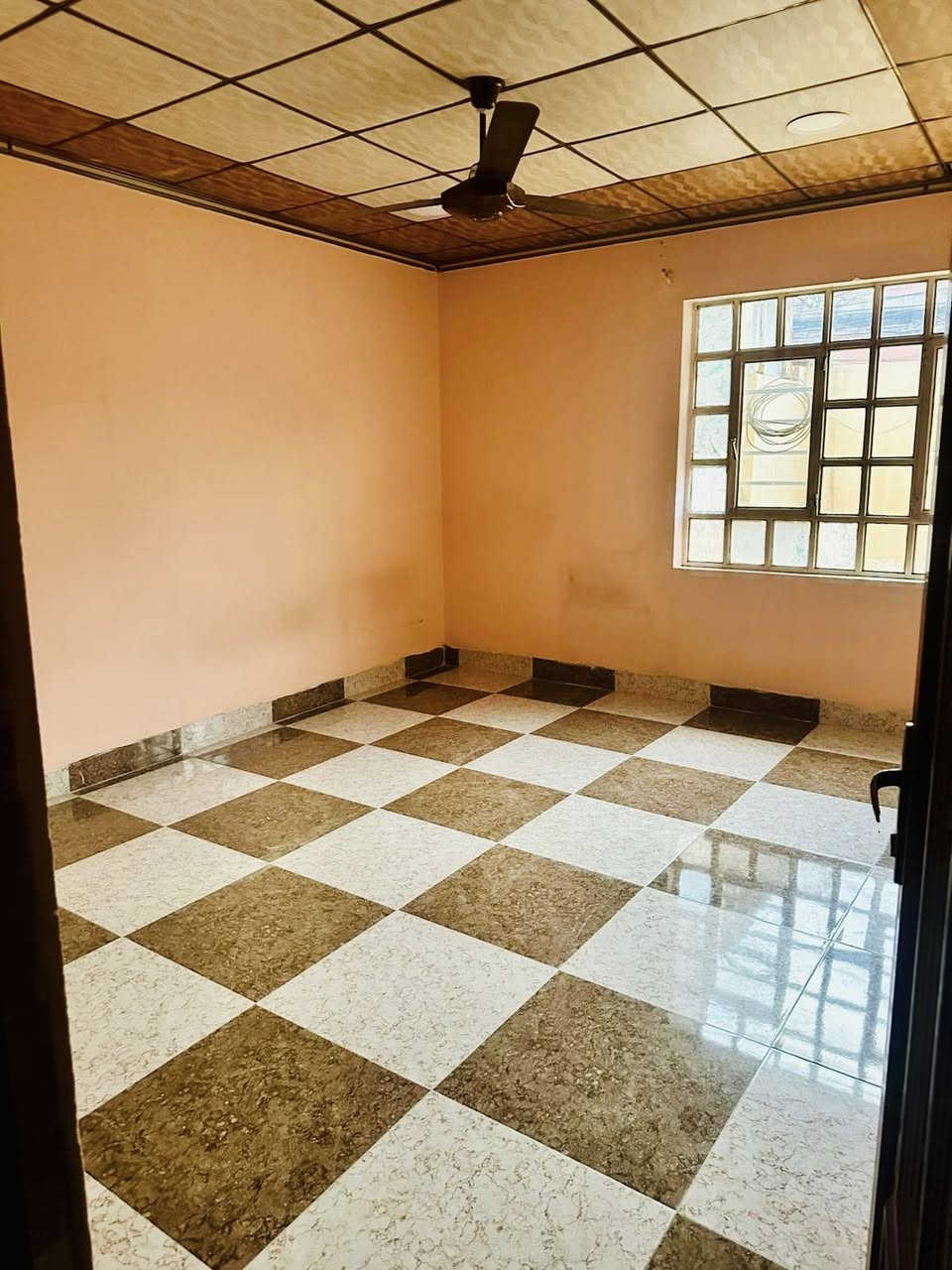 دار للايجار (طابق ارضي)
حي البلديات مقابل مول سانكو
غرفتين نوم+مطبخ+كراج+صحيات
للاستفسار خاص او على الارقام
***********
***********
متوفر واتساب
